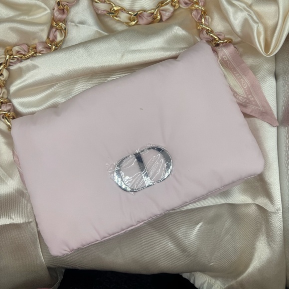 Limited Edition customized Dior Pink Puff Pouch - Picture 4 of 7